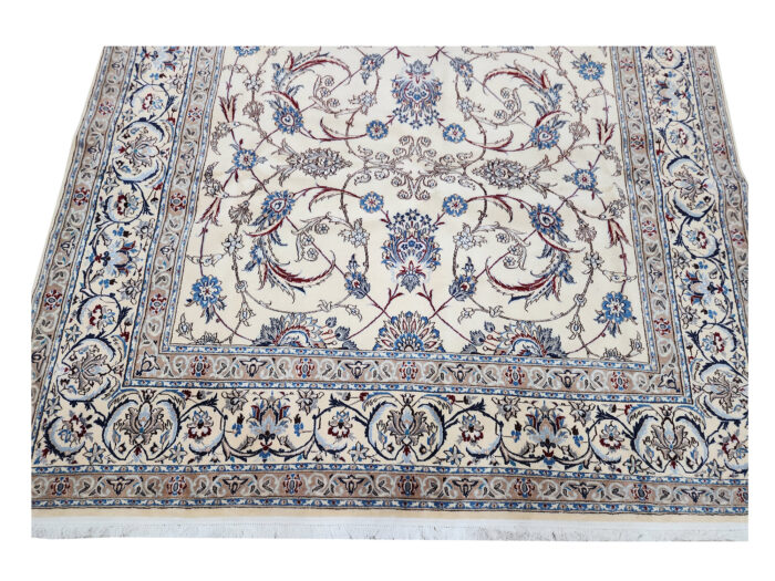 Incredible Fine Nain Persian Carpet 310 x 205 CM - Image 3