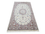 Stunning Nain Persian Carpet 207 x 124 CM - Image 2
