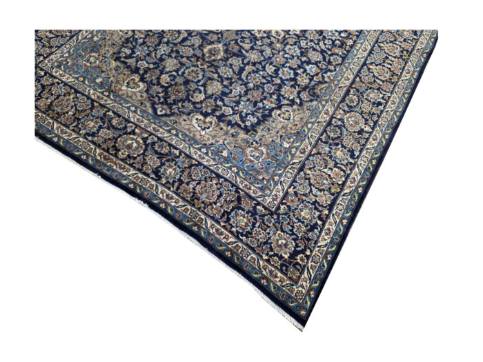 Gorgeous Pre-loved Navy Kashan Carpet 416 x 290cm - Image 4