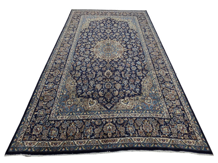 Gorgeous Pre-loved Navy Kashan Carpet 416 x 290cm - Image 1