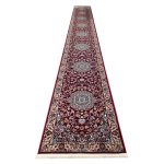 Stunning red Persian design Kashan Carpet –  800 x 80 cm